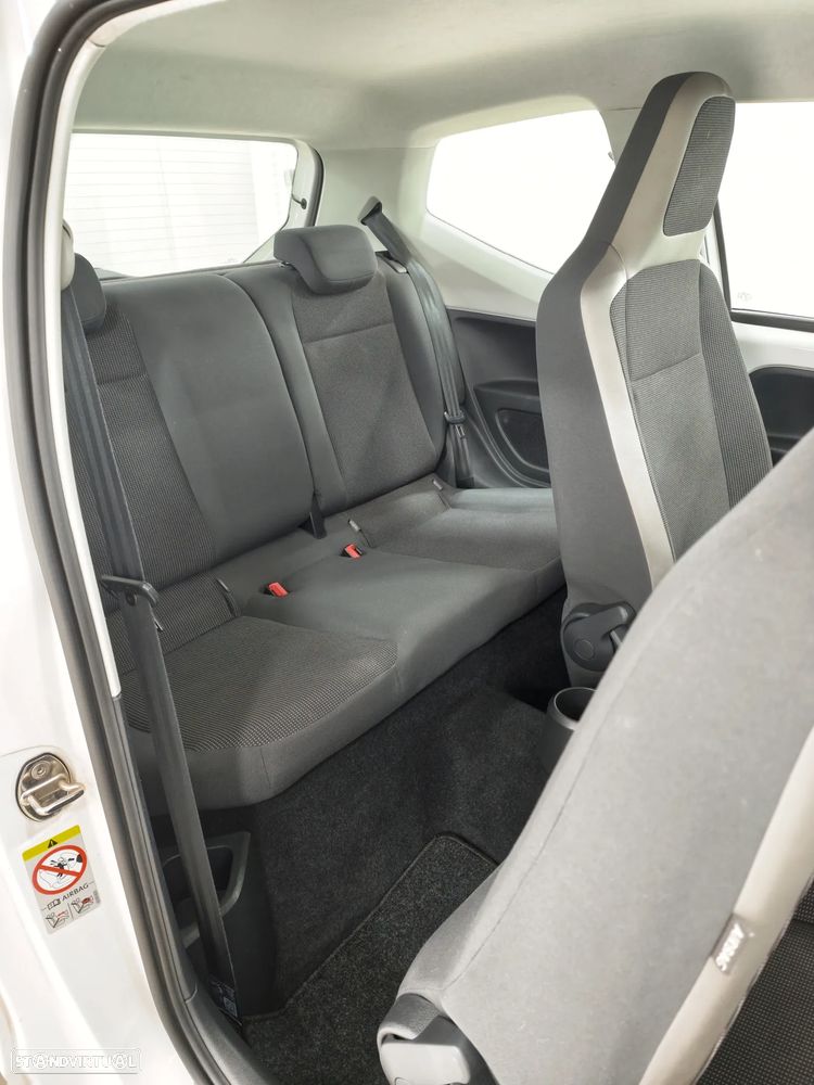 VW Up! 1.0 Move Auto - 12