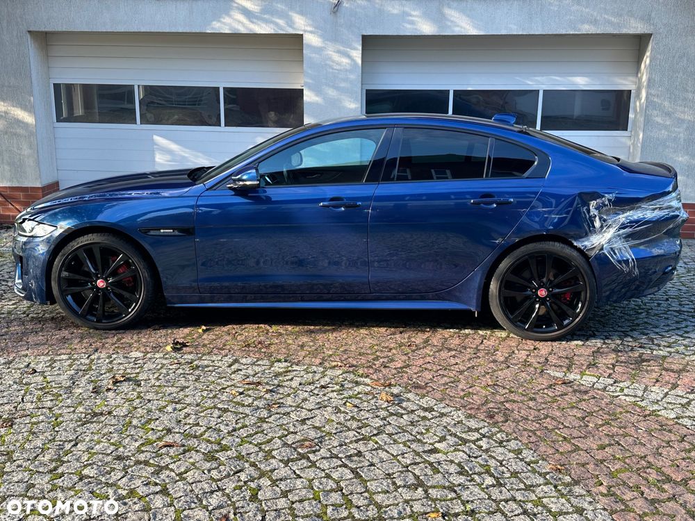 Jaguar XE 2.0 P300 AWD R-Dynamic HSE - 12