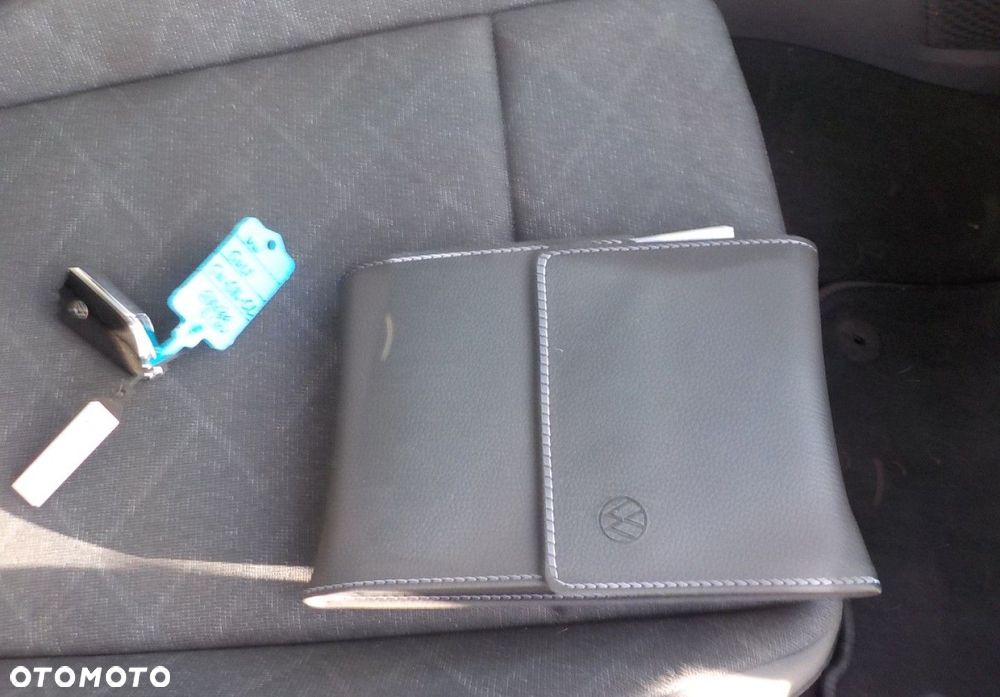 Volkswagen Golf - 25