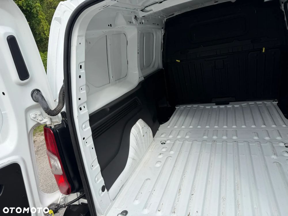 Citroën BERLINGO - 32