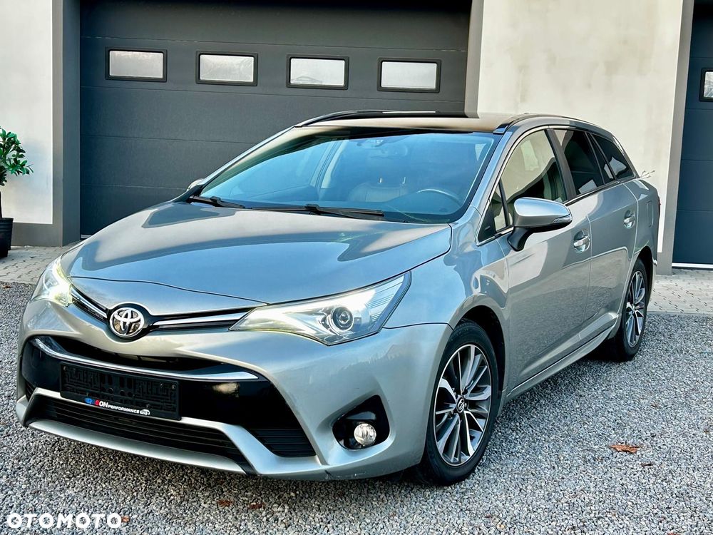 Toyota Avensis 1.6 D-4D Prestige - 1