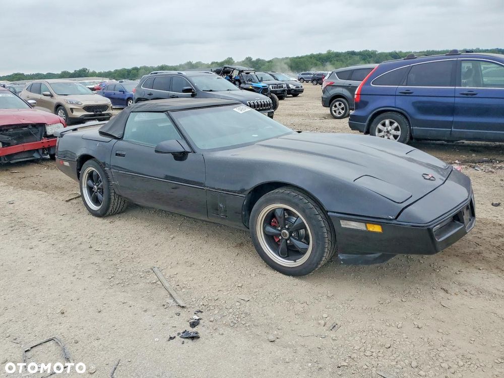 Chevrolet Corvette - 3