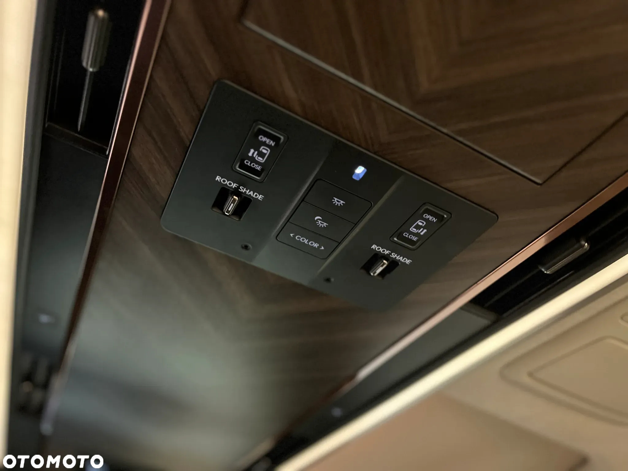 Lexus LM 350h Omotenashi - 9