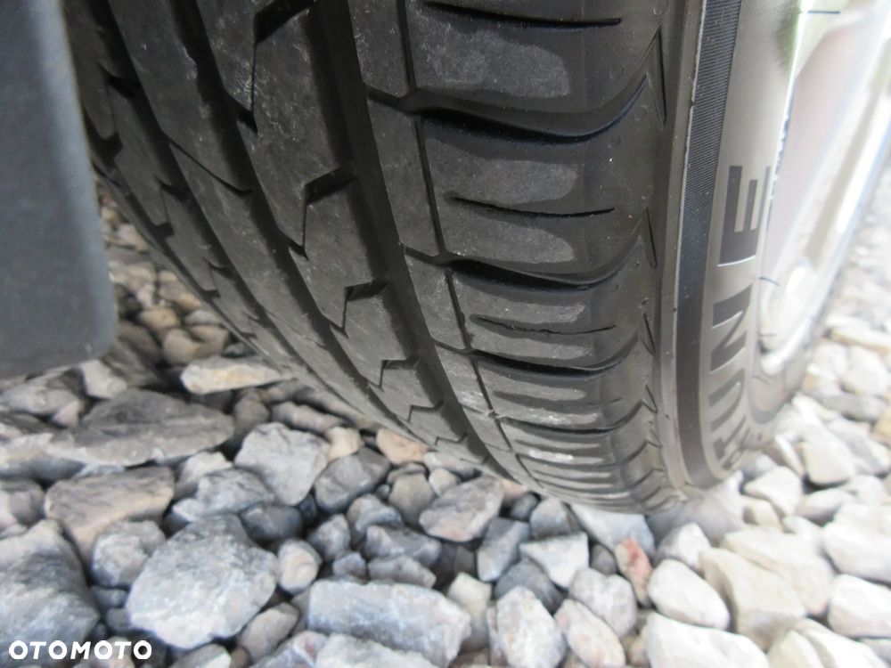 Toyota Avensis 2.0 D-4D Executive - 27