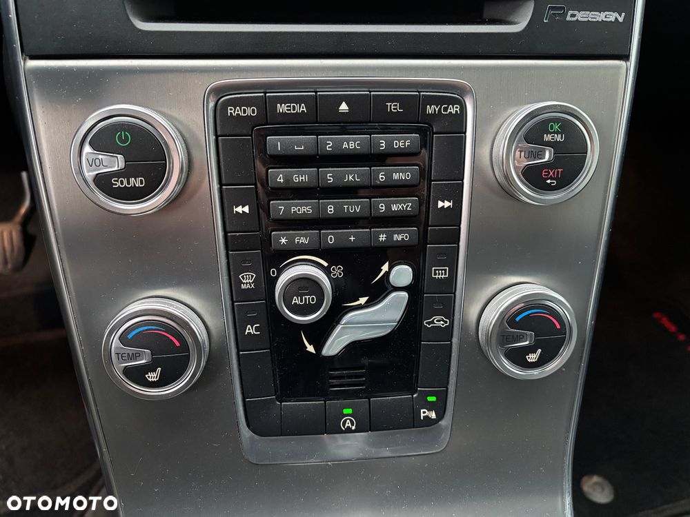 Volvo V60 D3 Summum - 30