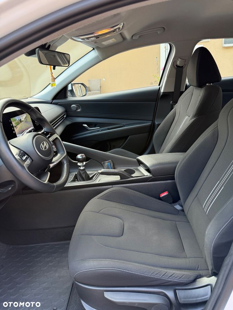 Hyundai Elantra 1.6 Smart - 26