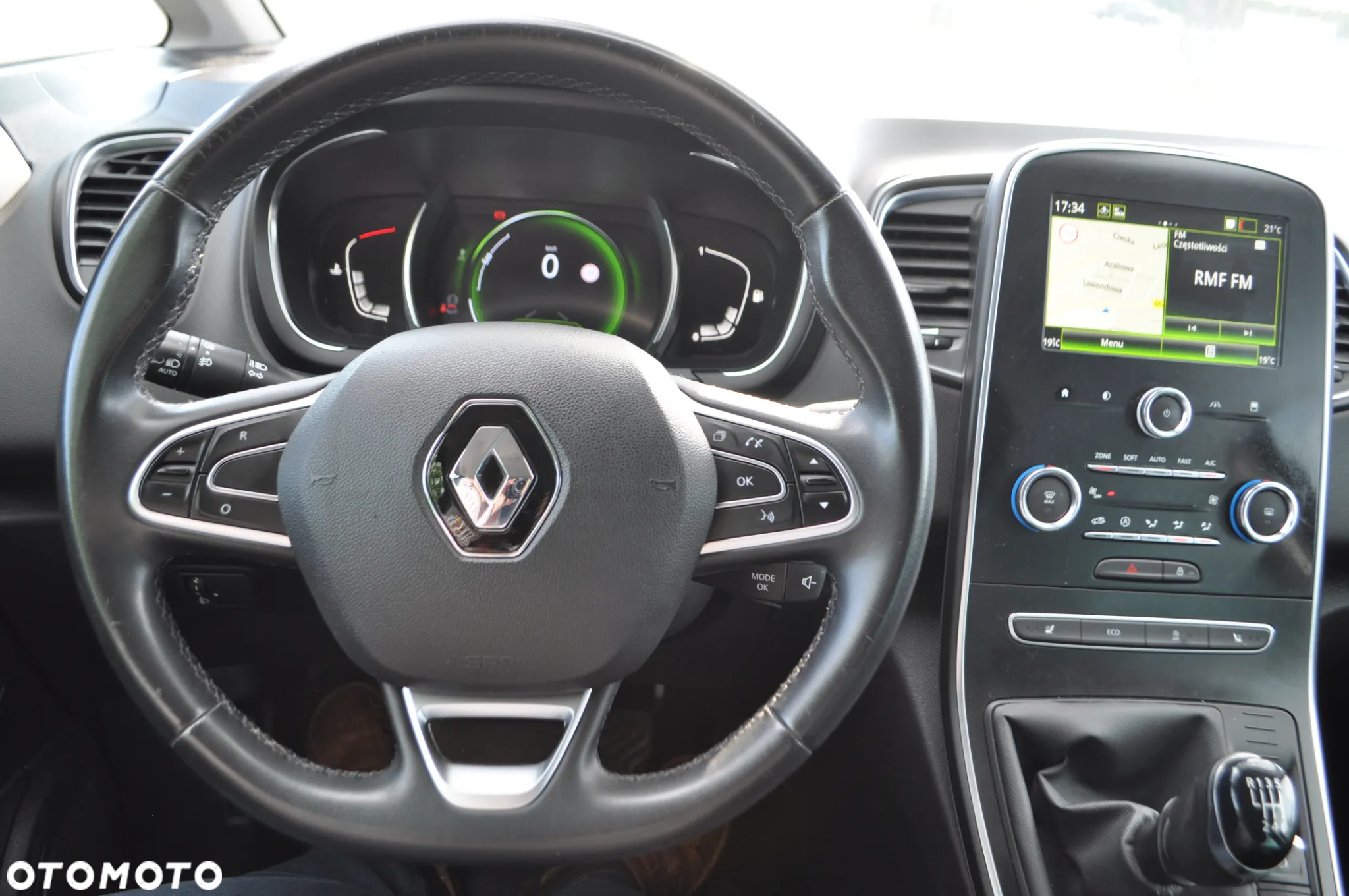 Renault Scenic TCe 140 GPF LIMITED - 28