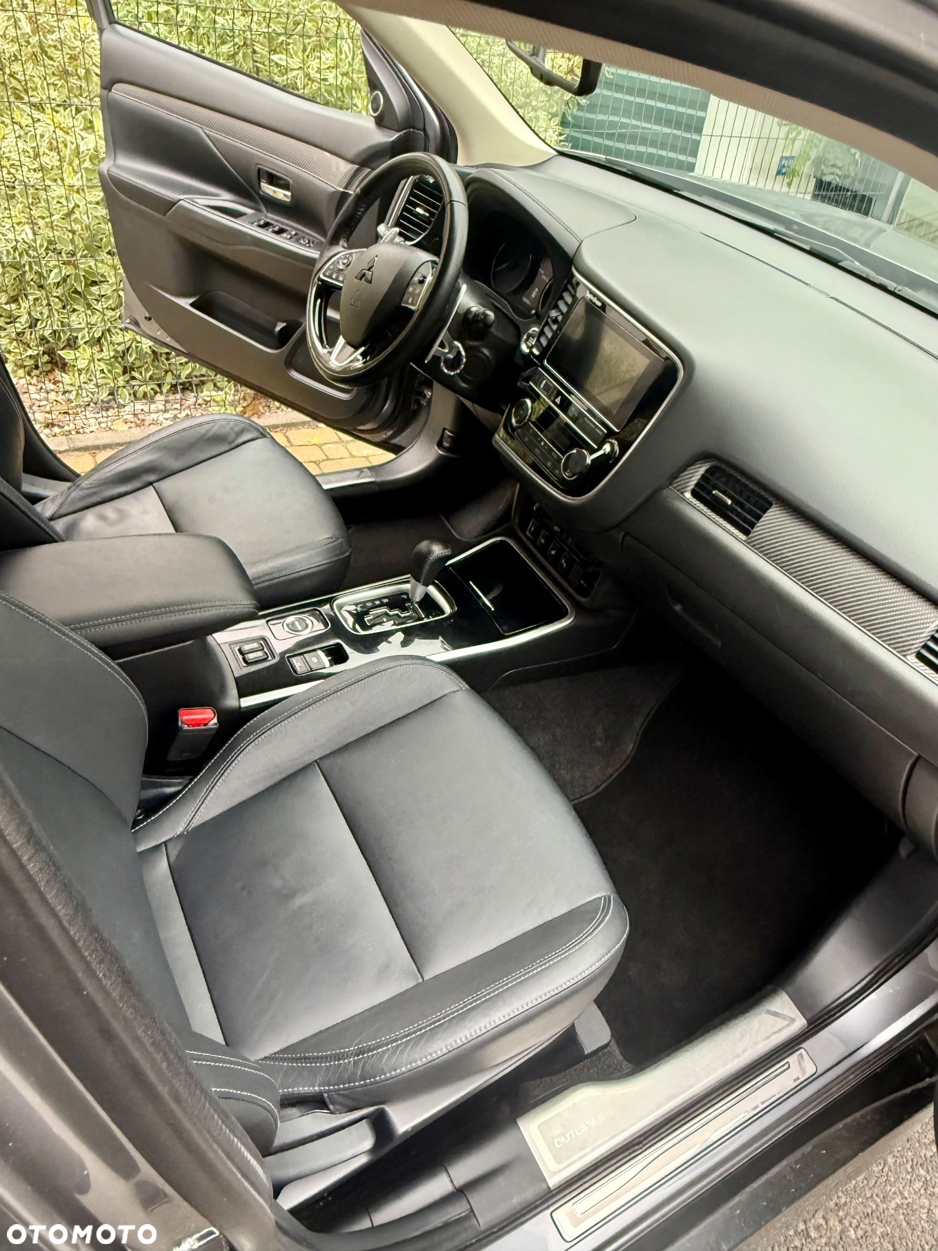 Mitsubishi Outlander - 16