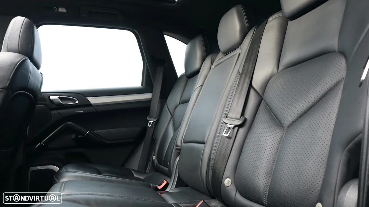 Porsche Cayenne S - 38