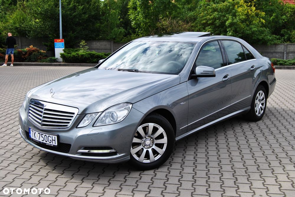 Mercedes-Benz Klasa E 300 CDI DPF BlueEFFICIENCY 7G-TRONIC Elegance - 2