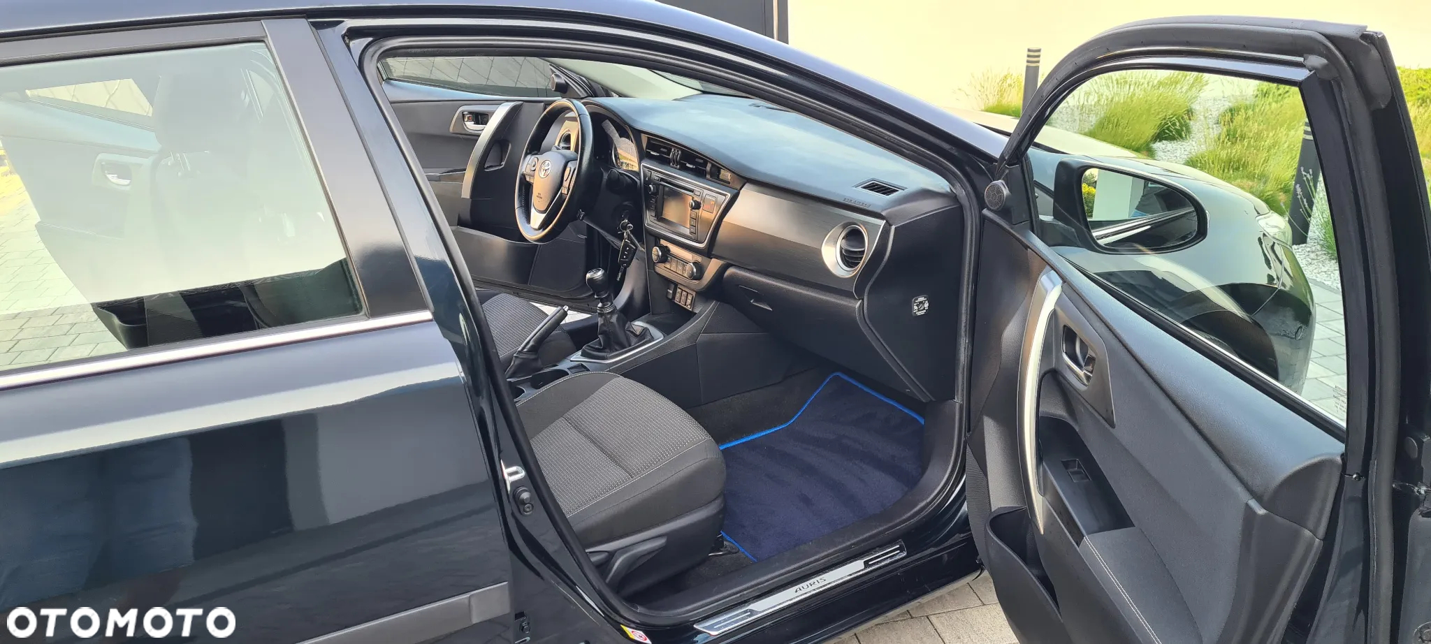 Toyota Auris 1.6 Premium - 28