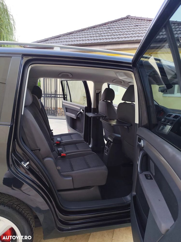 Volkswagen Touran - 9