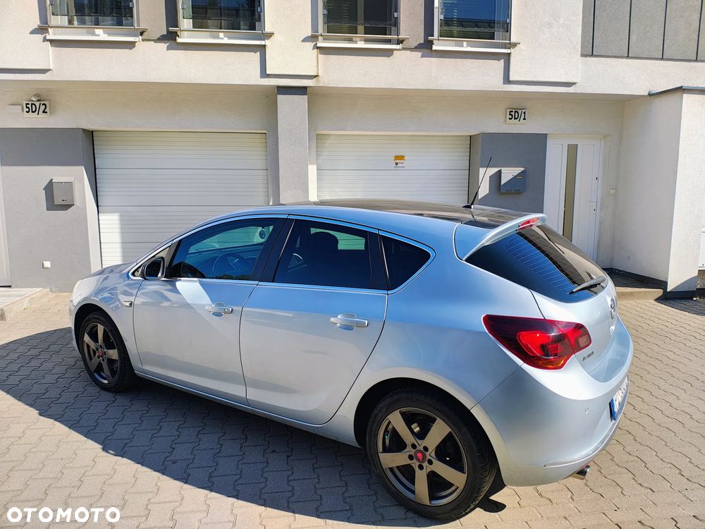 Opel Astra 1.4 T Cosmo - 1