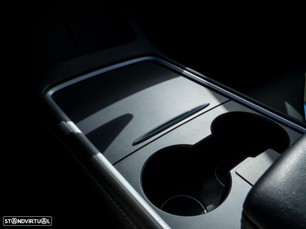Tesla Model Y Standard - 41