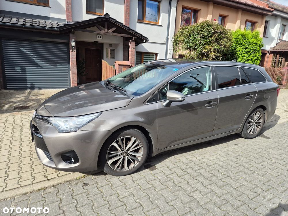 Toyota Avensis 1.8 Premium MS - 6