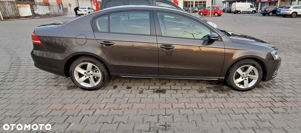 Volkswagen Passat 1.6 TDI Comfortline - 4