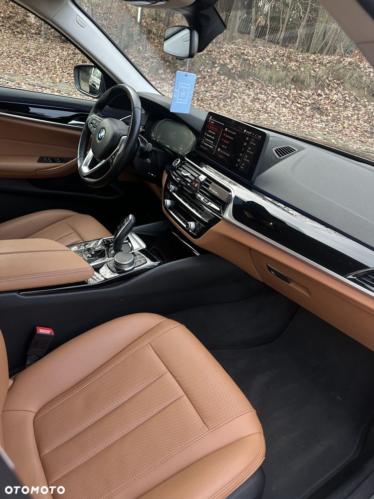 BMW Seria 5 518d mHEV Luxury Line - 10