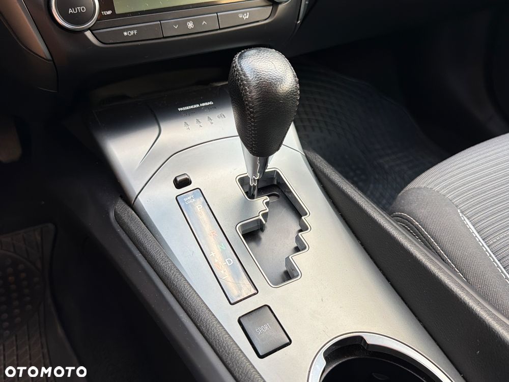 Toyota Avensis 1.8 Premium MS - 8