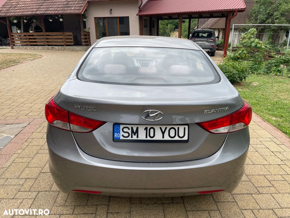 Hyundai Elantra 1.6 MPi - 6