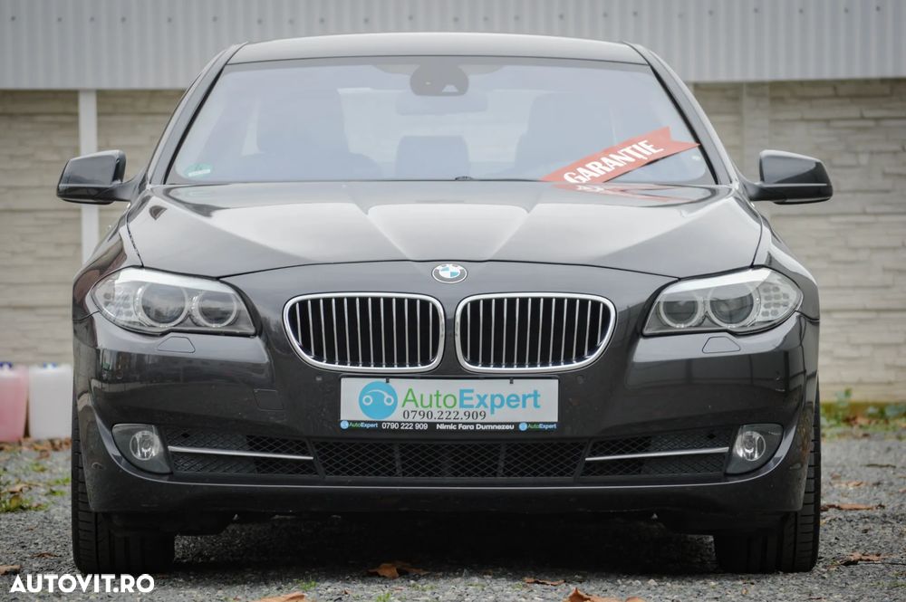 BMW Seria 5 520i Aut. Luxury Line - 14