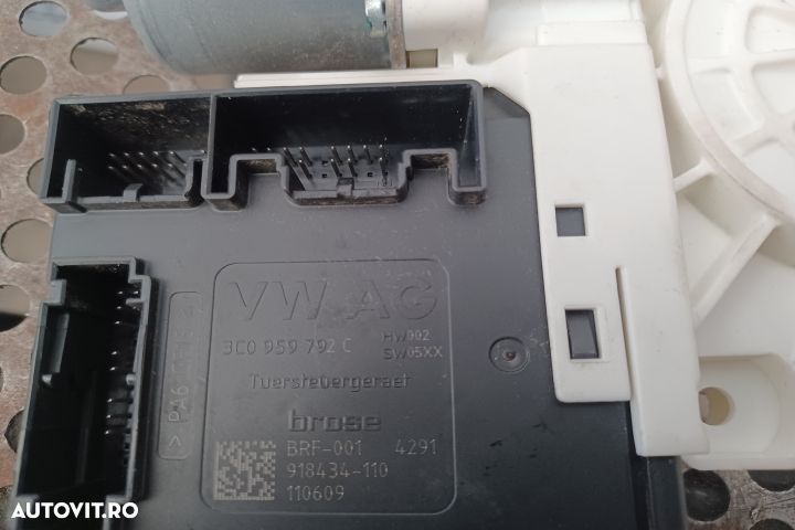 Motoras macara geam fata dreapta 1K5837402BC 3C0959792C Volkswagen VW - 1