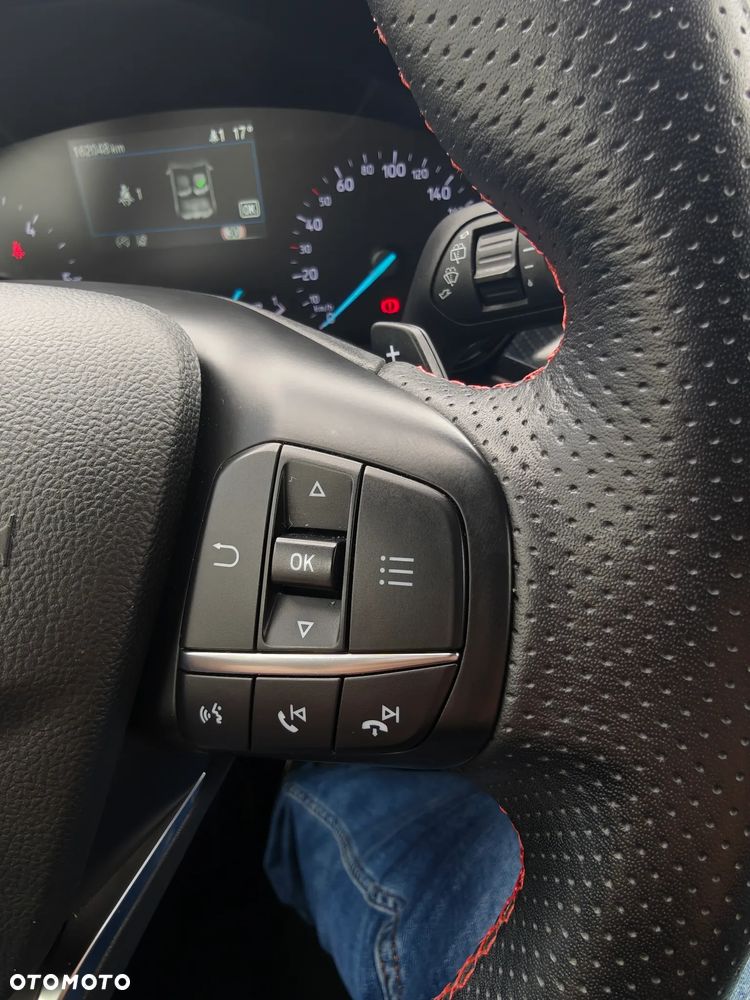 Ford Focus 1.5 EcoBlue Start-Stopp-System ST-LINE DESIGN - 28