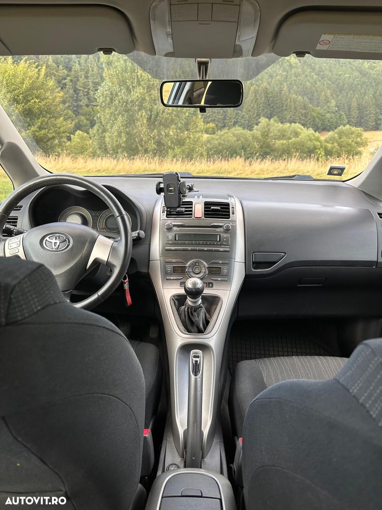 Toyota Auris 2.0 D-4D - 10