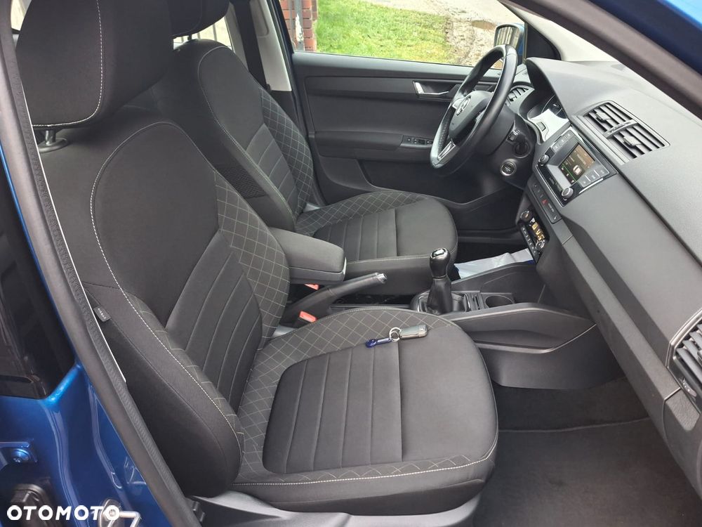 Skoda Fabia 1.0 TSI Cool Edition Red & Grey - 14