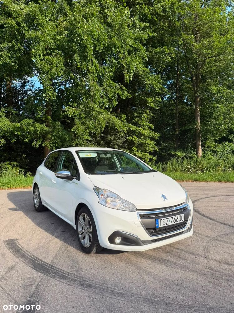 Peugeot 208 1.2 PureTech GPF Signature S&S - 11