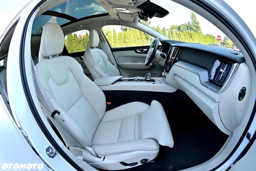Volvo XC 60 T6 AWD Recharge Geartronic Inscription - 26
