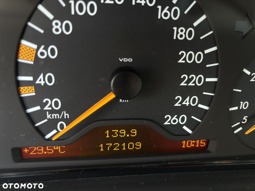 Mercedes-Benz Klasa E 320 T 4-Matic Avantgarde - 25