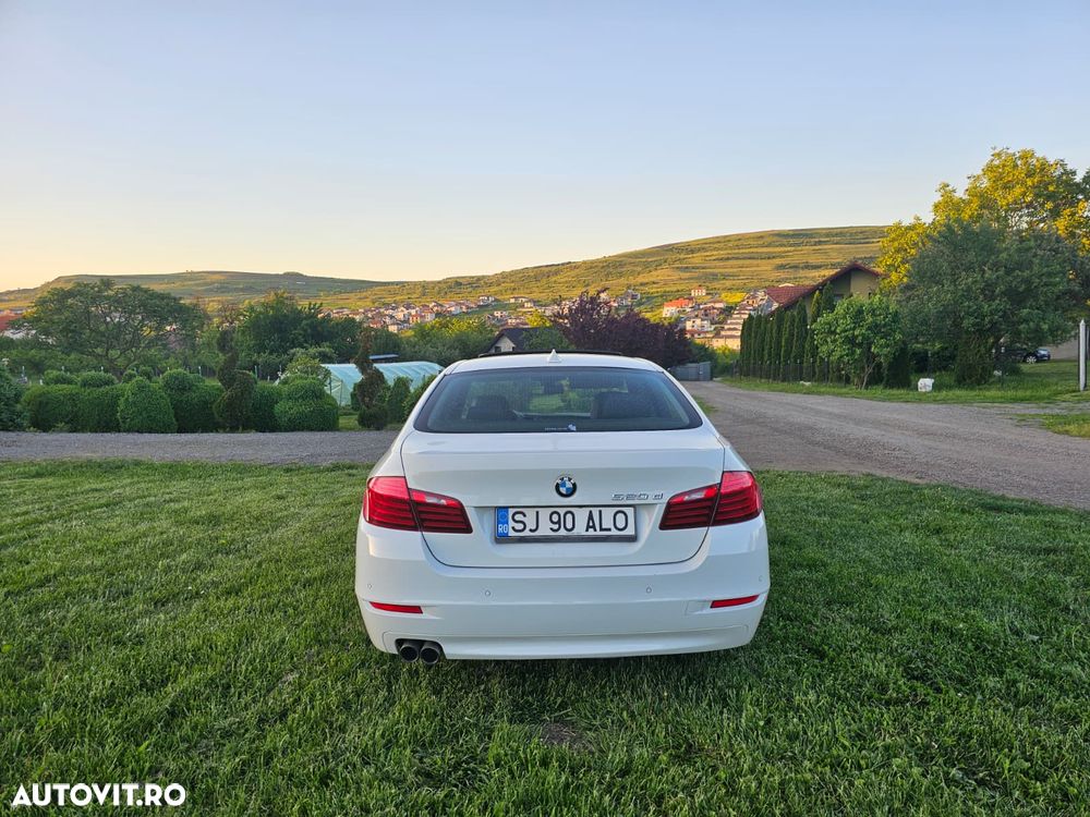 BMW Seria 5 520d Aut. Luxury Line - 4