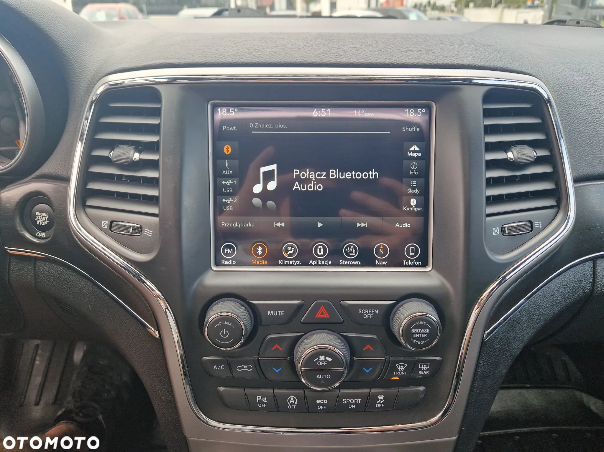 Jeep Grand Cherokee - 19