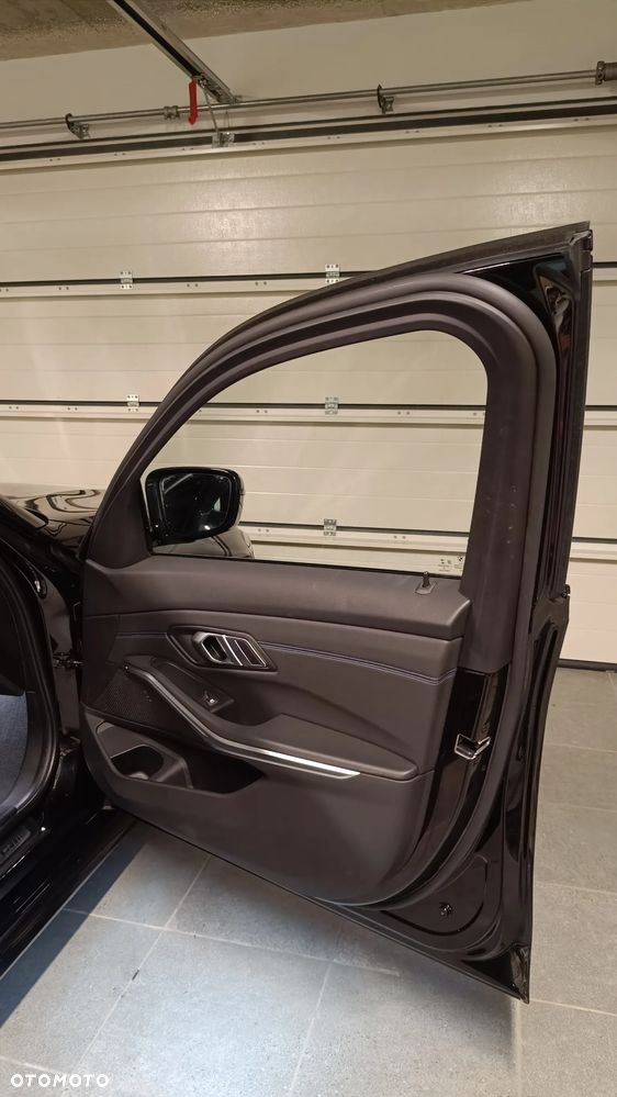 BMW Seria 3 318i M Sport - 19