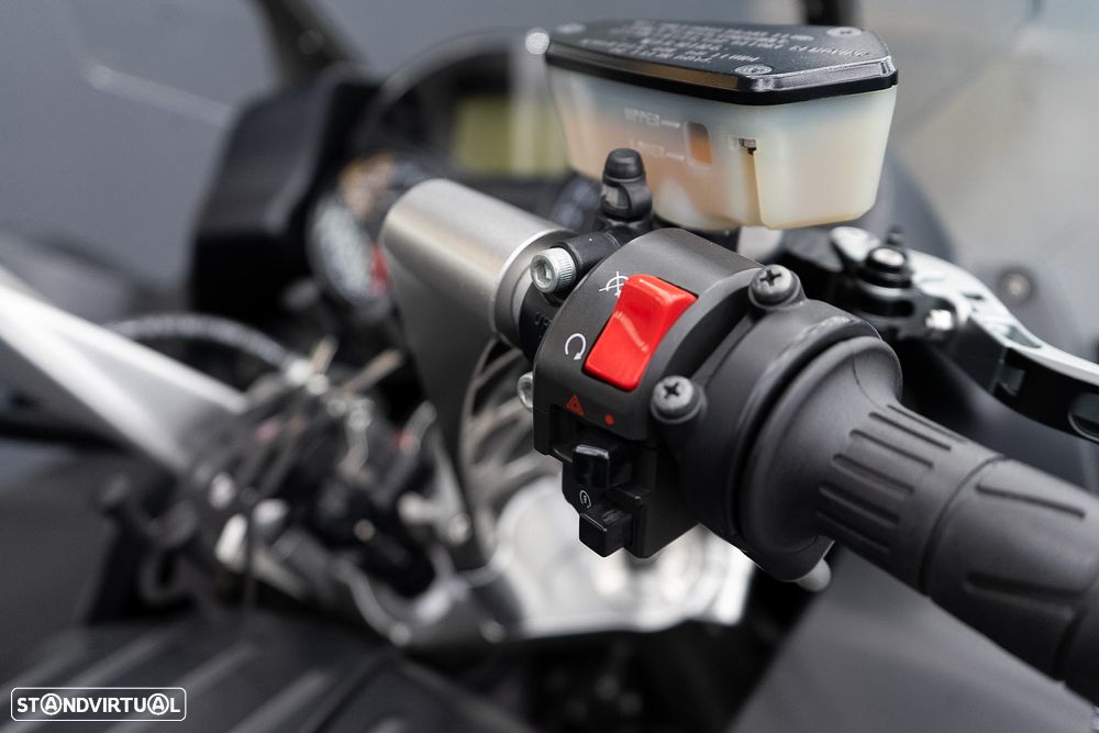 Kawasaki GTR 1400 - 18