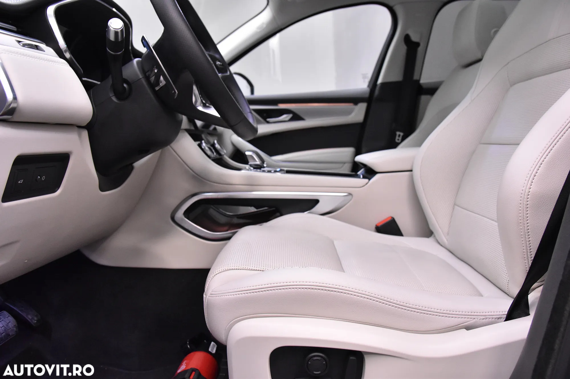Jaguar F-Pace - 25