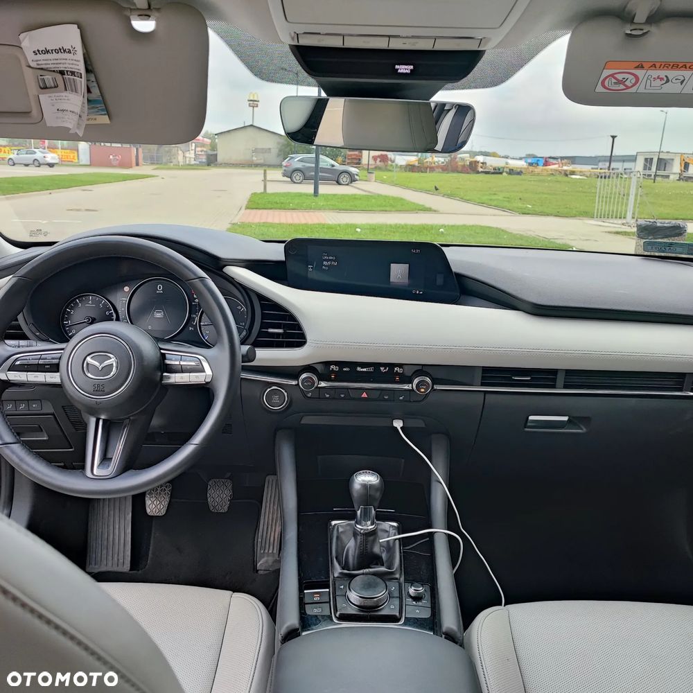 Mazda 3 2.0 mHEV Hikari - 11
