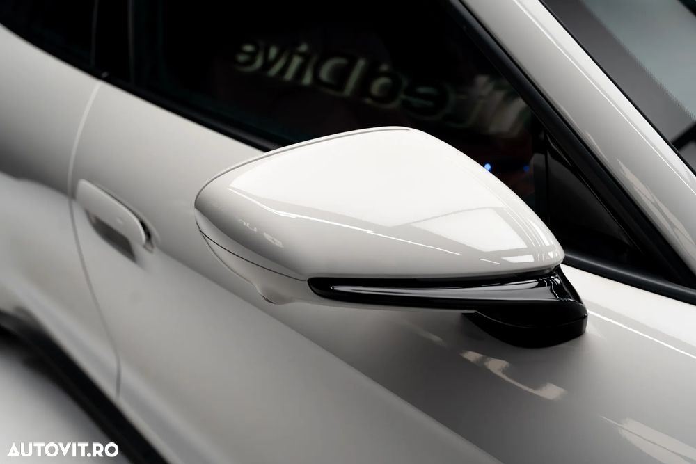 Porsche Taycan Standard - 38