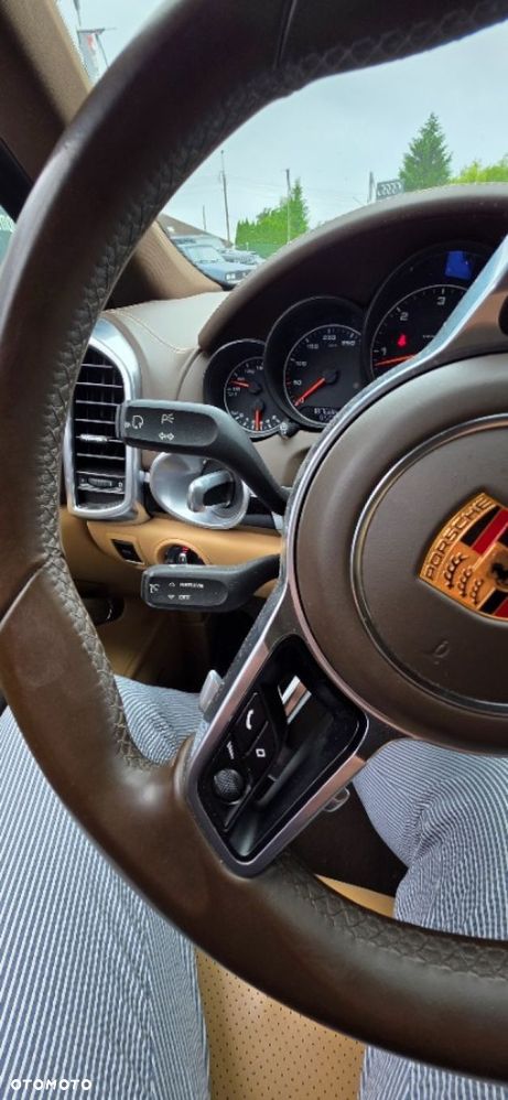 Porsche Cayenne - 31