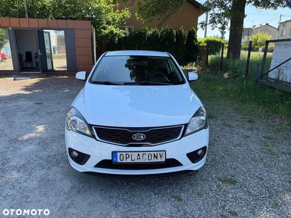 Kia ProCeed - 31