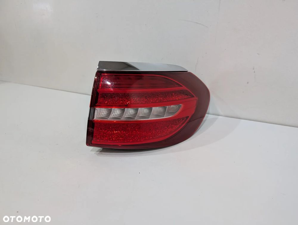 MERCEDES E-KLASA W213 KOMBI LAMPA TYŁ PRAWA EUROPA - 1