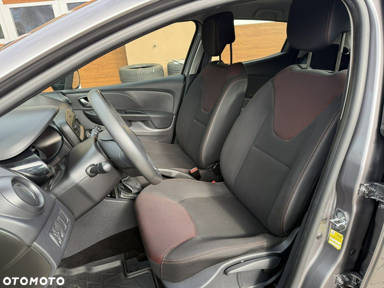 Renault Clio 1.2 16V Life - 16