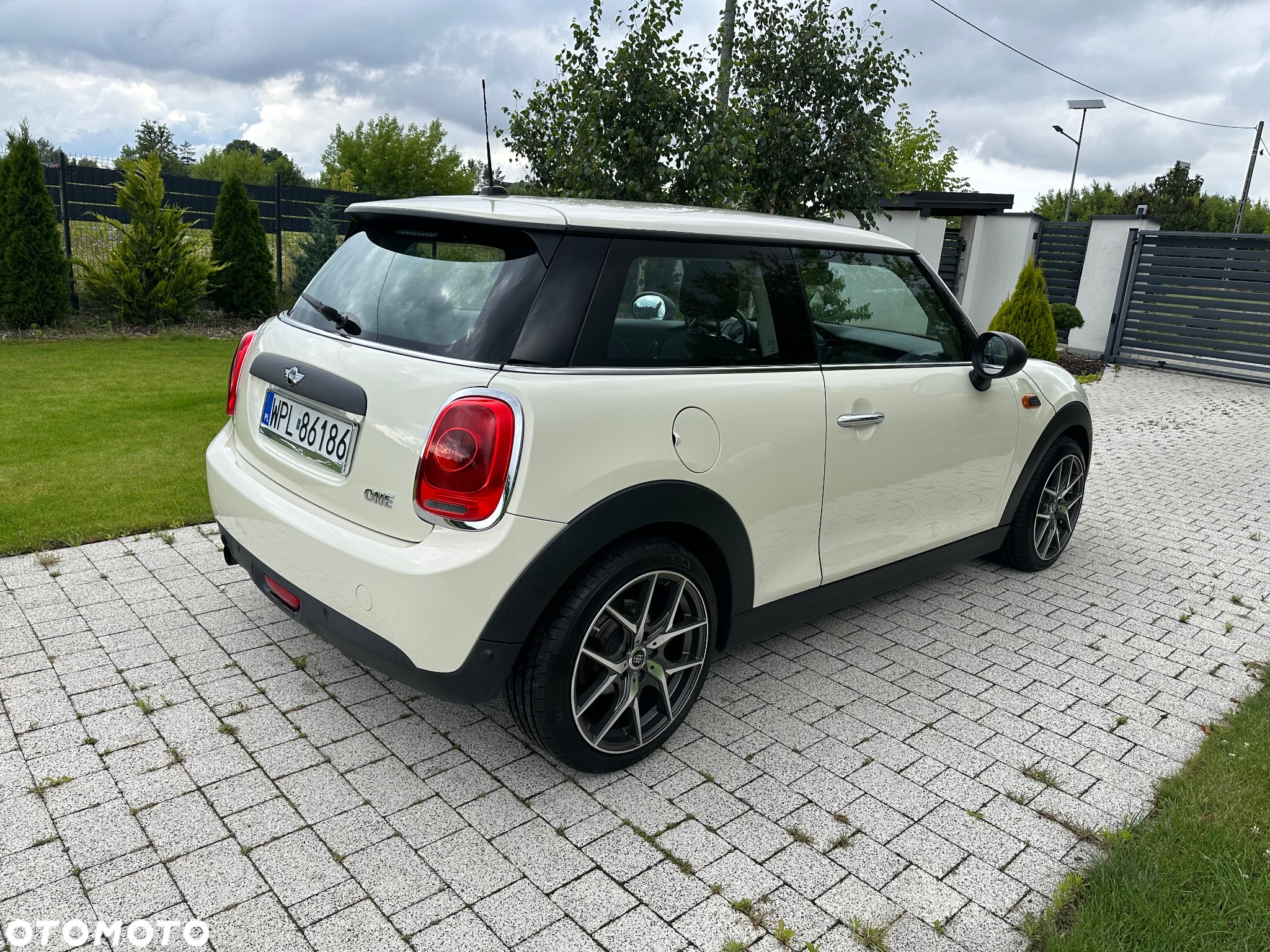MINI ONE Standard - 3