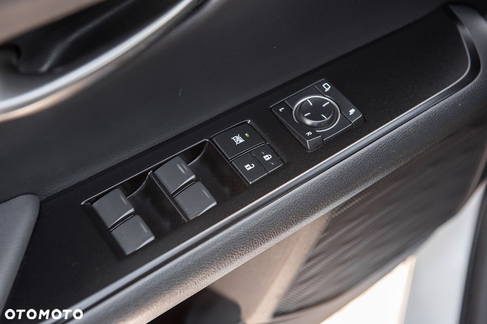 Lexus UX 200 - 16