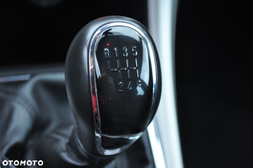 Opel Astra 1.7 CDTI DPF 150 Jahre - 18