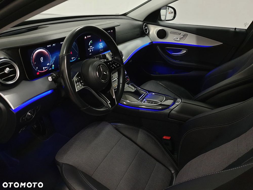 Mercedes-Benz Klasa E 300 de 4Matic 9G-TRONIC AMG Line - 9