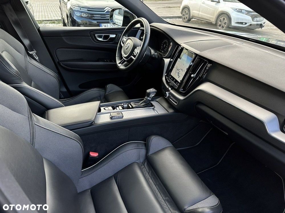 Volvo XC 60 D4 R-Design - 13