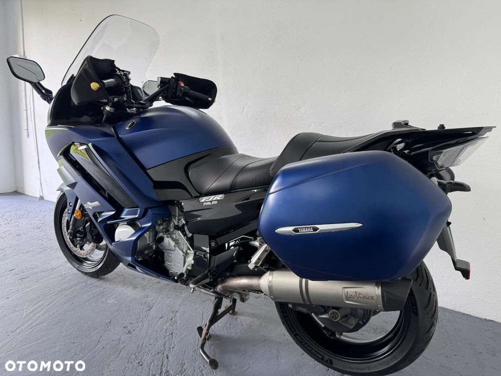 Yamaha FJR - 8