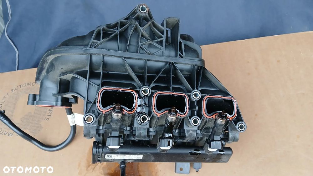 kolektor ssący 1.1 12v  Ford Fiesta MK8 - 5
