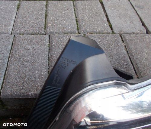 TOYOTA YARIS III HYBRID LAMPA TYLNA PRAWA LED EUROPA! - 5
